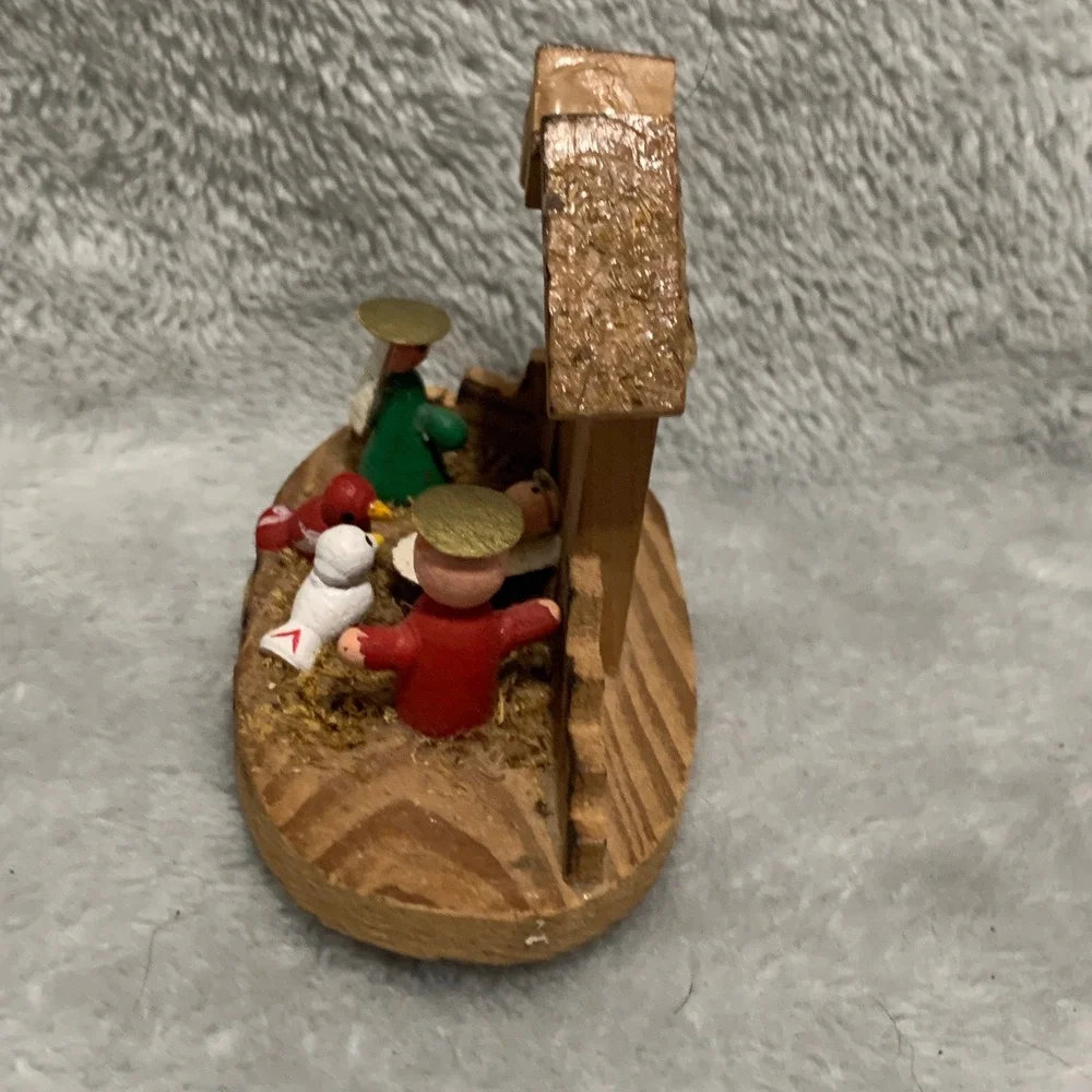 Vintage Miniature‎ Wooden Nativity Scene Hand Painted Taiwan Christmas Decor 3in